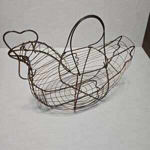 Chicken basket, copper colored wire egg collecting egg basket, like a chicken